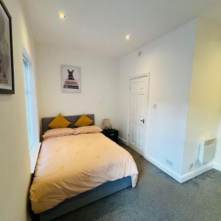 Luxury Double & Single Rooms With En-Suite Private Bathroom In City Centre Stoke On Trent Extérieur photo