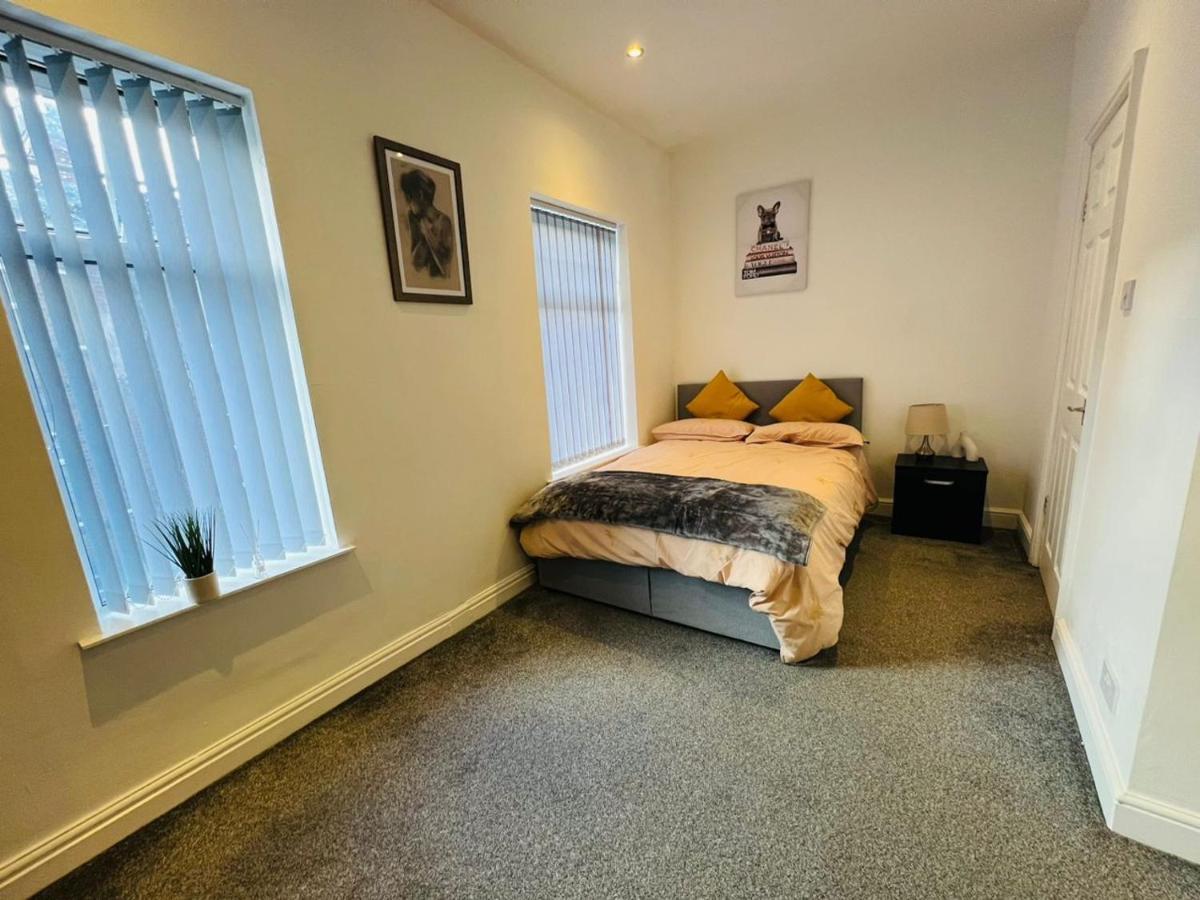 Luxury Double & Single Rooms With En-Suite Private Bathroom In City Centre Stoke On Trent Extérieur photo