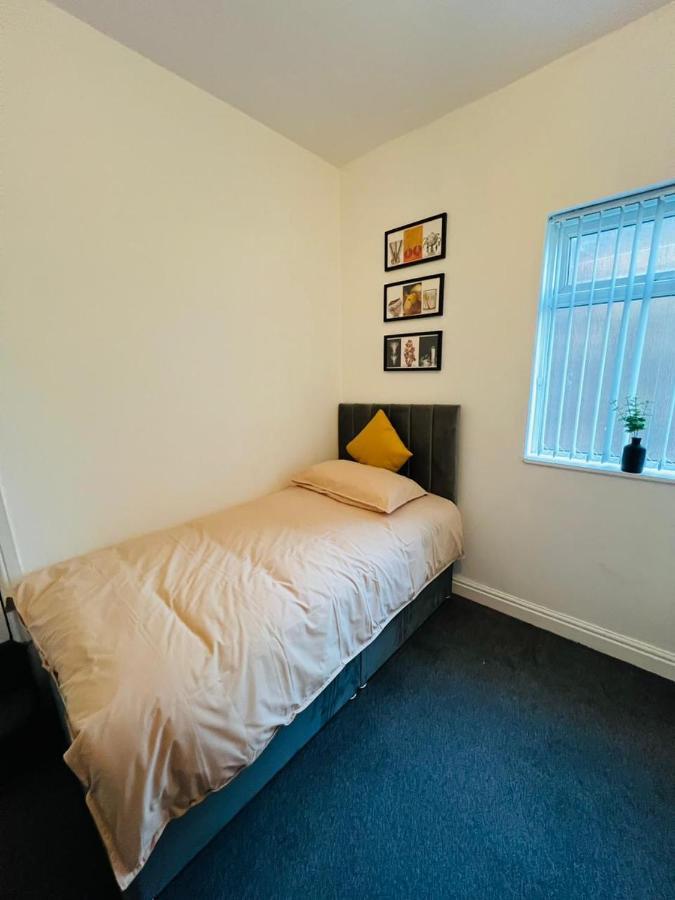Luxury Double & Single Rooms With En-Suite Private Bathroom In City Centre Stoke On Trent Extérieur photo