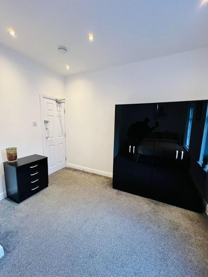 Luxury Double & Single Rooms With En-Suite Private Bathroom In City Centre Stoke On Trent Extérieur photo