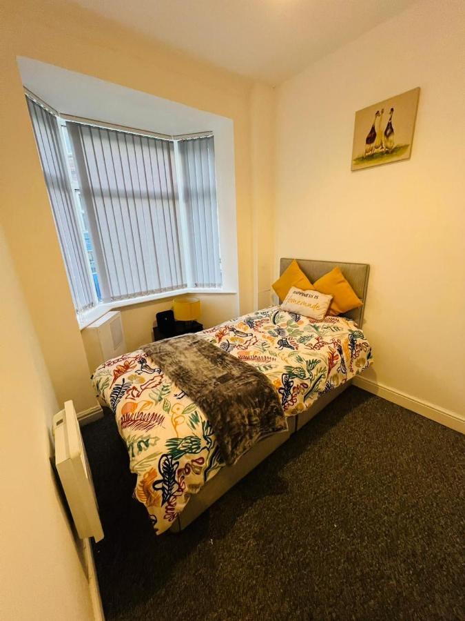 Luxury Double & Single Rooms With En-Suite Private Bathroom In City Centre Stoke On Trent Extérieur photo